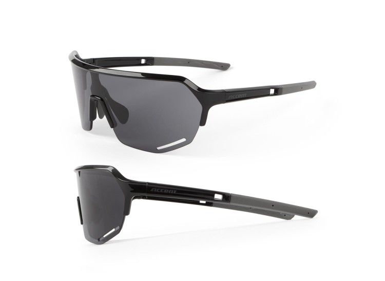 accent_glasses_hero_black.jpg