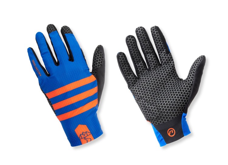 2022_Accent_2000x1450_gloves_HEX_04_0.jpg